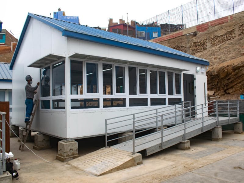 Wiskind envió escuelas modulares al Perú